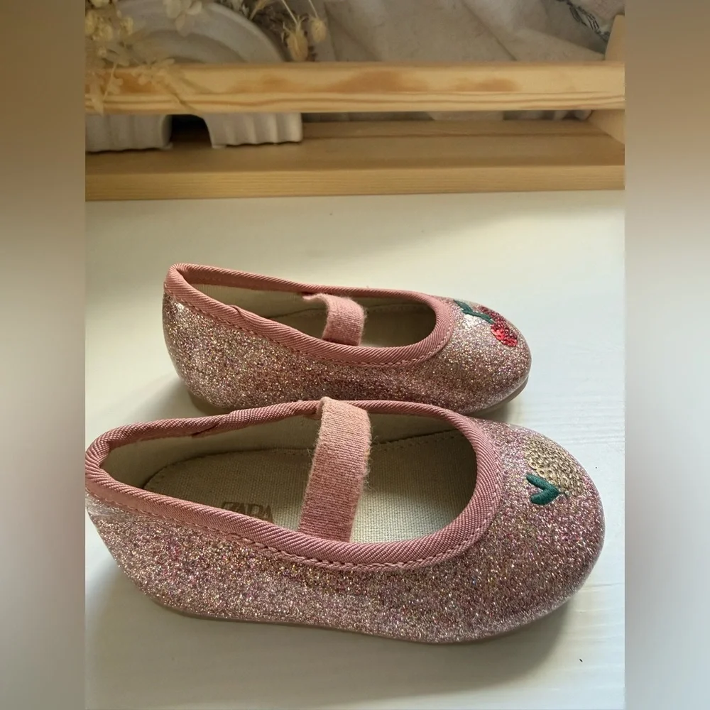 Zara Girls Pink Glitter Mary Janes with Cherry Embroidery size 18 (US 3)